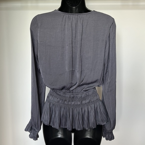PHILOSOPHY Gray Satin V-neck Blouse, size Medium - Picture 2 of 16
